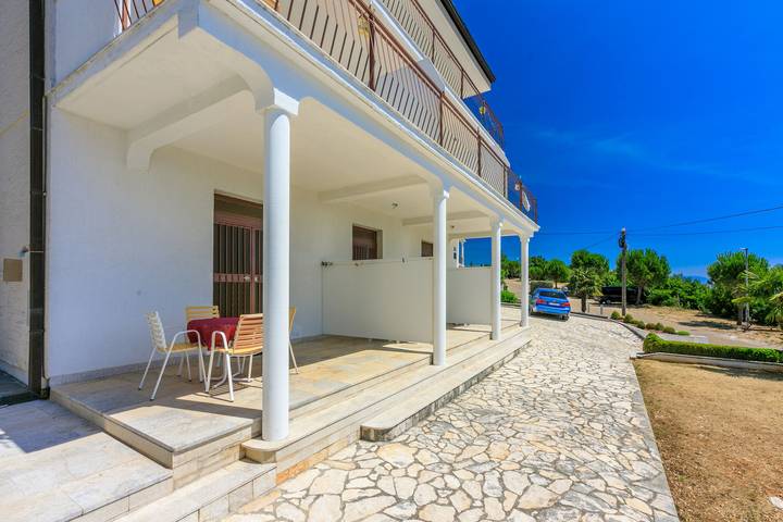 Ferienwohnung für 4 Personen, mit Terrasse in Kvarner Bucht
