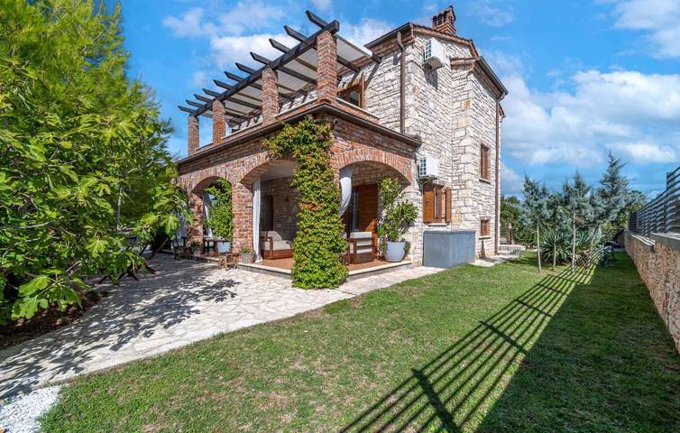 Ferienhaus für 8 Personen, mit Terrasse und Garten
