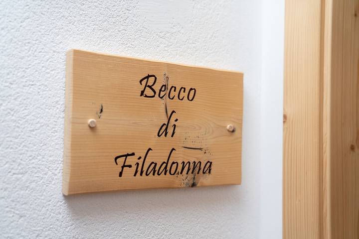 Entire apartment, 'Nonna Giulia' Apartment with Mountain View, Shared Terrace, and Wi-Fi in San Sebastiano (Folgaria), Folgaria