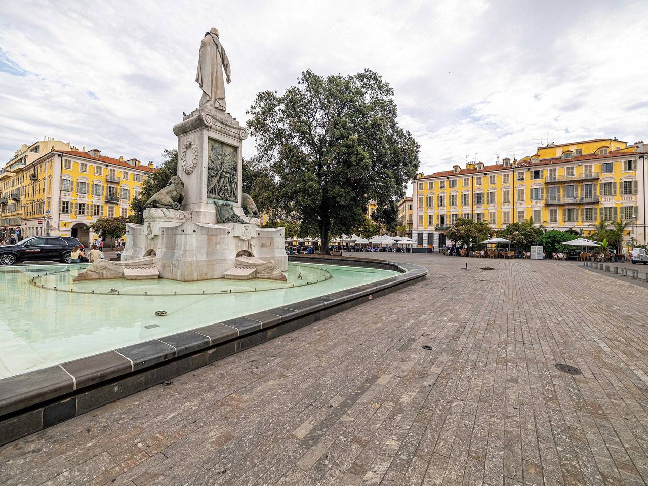 Entire apartment, Modern Mezzanine Apt 2Br/4P - Place Garibaldi in Nice (France), Mediterranean Coast (France)