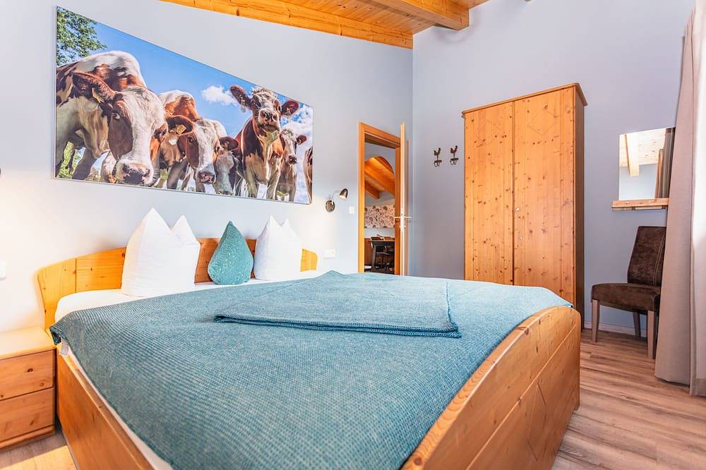 Ganze Wohnung, Feriendorf-Wallenburg / 6-person holiday apartment with balcony in Fieberbrunn, Bezirk Kitzbühel