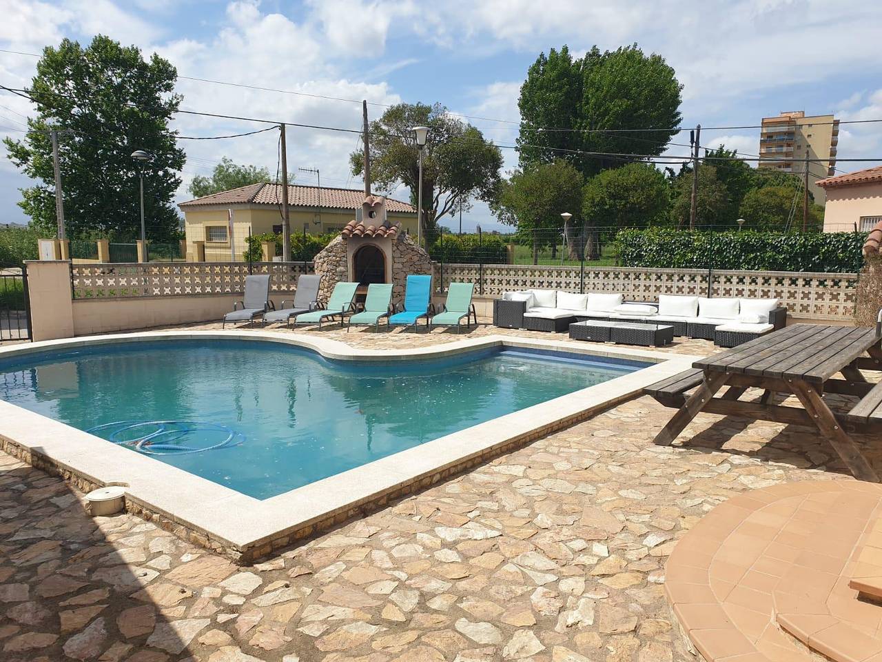 Olot 58. Casa para 10 personas, piscina privada, aire acondicionado, .... in San Pedro Pescador, Alt Empordà
