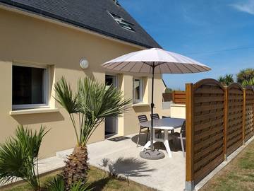 Gîte pour 4 personnes, avec terrasse et jardin à Cléder
