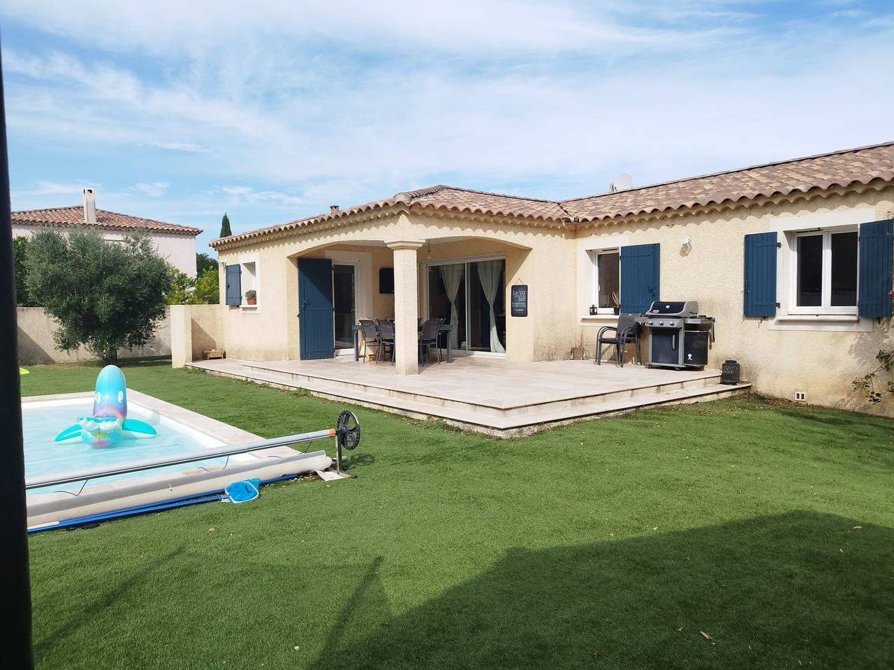 Charmantes Haus mit Pool und Garten in Sénas, Région d'Arles