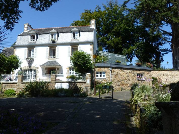 Cottage pour 3 personnes, avec jardin à Locquénolé