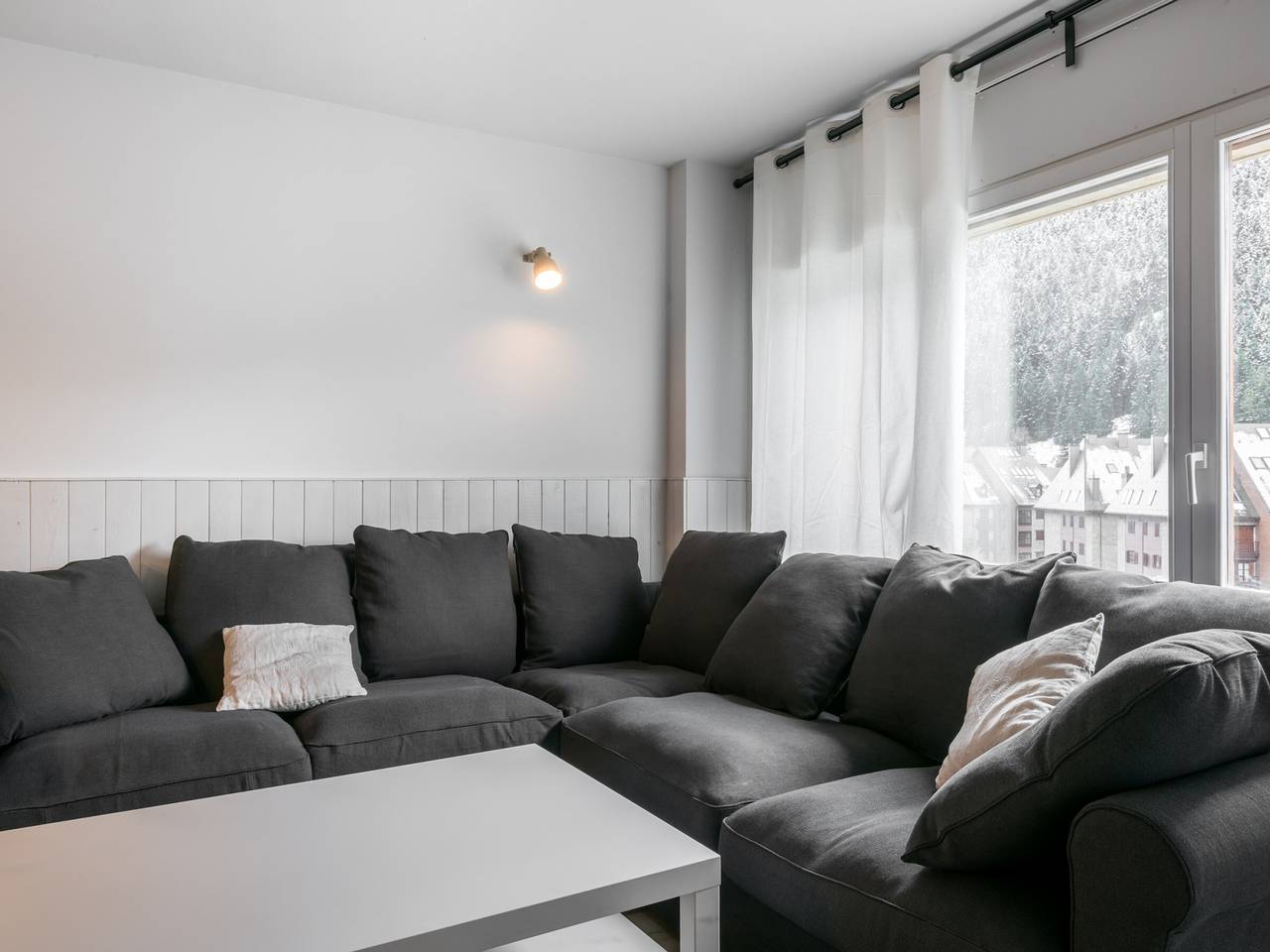 Apartamento entero, Apartamento renovado cerca del teleférico en Baqueira 1500, ideal para familias y amigos in Baqueira, Alto Arán