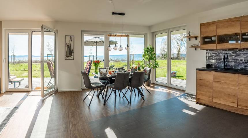 Bungalow für 6 Personen, mit Terrasse und Garten sowie Seeblick in Mecklenburg-Schwerin