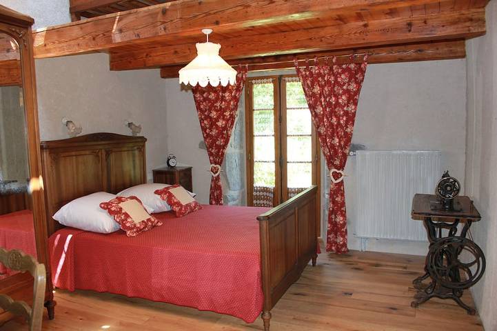 Location de vacances pour 2 personnes à Saint-Victor-la-Rivière - 2