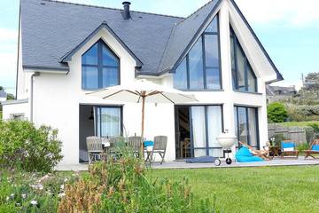 Gîte pour 8 personnes, avec jardin dans Plage Kersiny