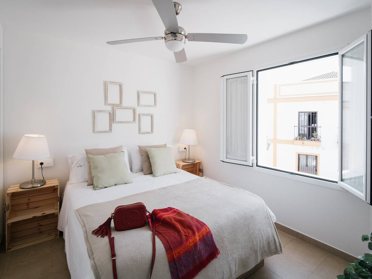Entire apartment, Modern Apartment in Central Jerez de la Frontera with 2 Bedrooms for 4 Guests in Jerez de la Frontera, Costa de la Luz
