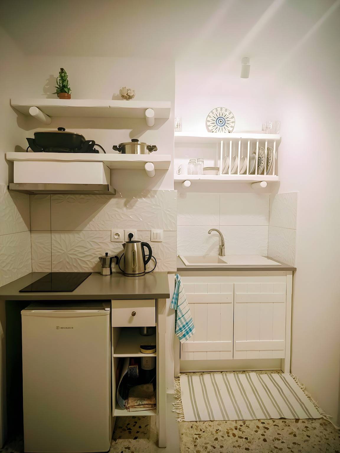 Geheel appartement, Appartement '- Begane Grond' met Balkon, Wifi en Airconditioning in Katapola, Amorgos