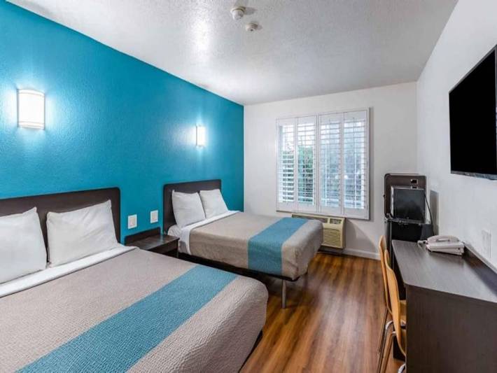 Ganze Wohnung, 2 Queen -betten | Mikrorge in Fountain Valley, Orange County