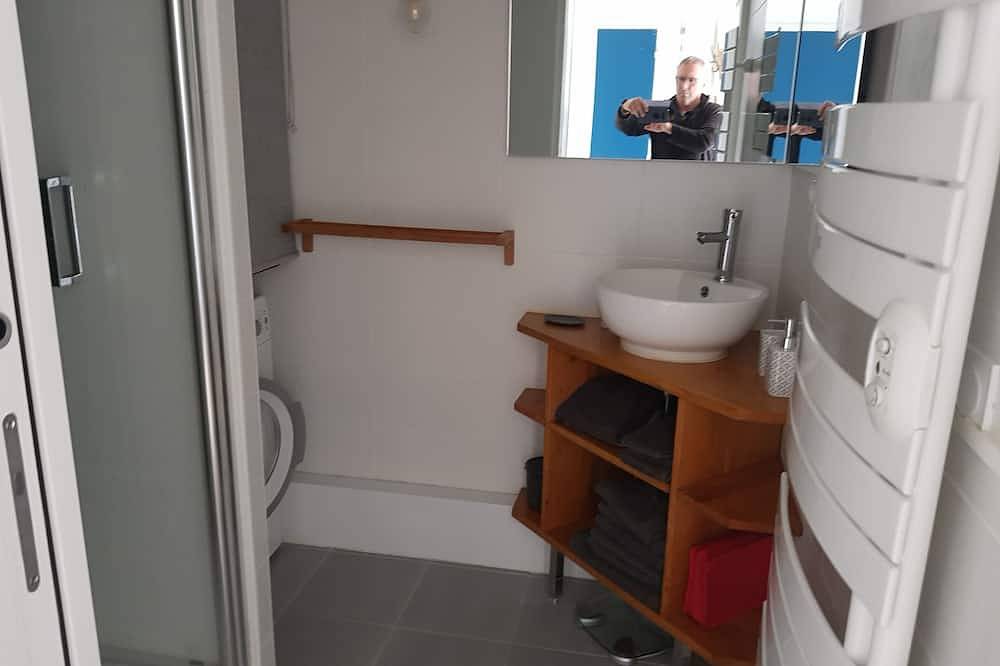 Entire apartment, T2 apartment with sea and port view in Sarzeau, Côte des Mégalithes