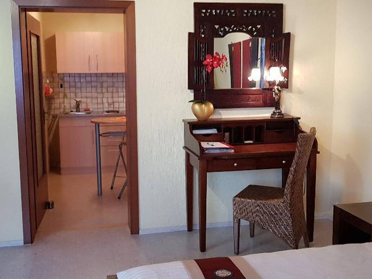 Ganze Ferienwohnung, Ferienwohnung Schwirzheim - Ferienwohnung Schwirzheim mit 1 Schlafzimmer in Lahnstein, Osteifel