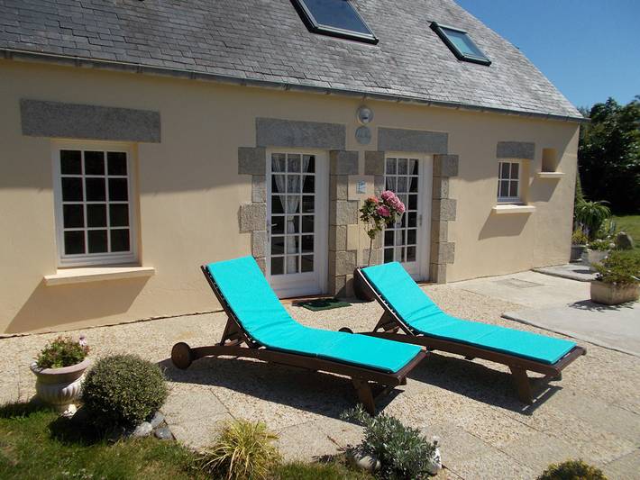 Gîte pour 4 personnes, avec terrasse et jardin à Tréogat