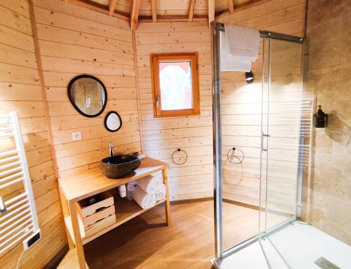 Gîte pour 6 personnes, avec vue et terrasse à Peaugres - 3