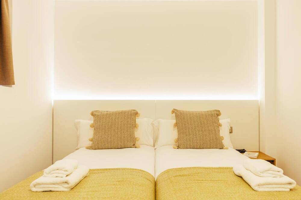 Entire apartment, Mercadal 3 - Holiday Apartment Rental in Girona | Bravissimo in Girona, Gironès