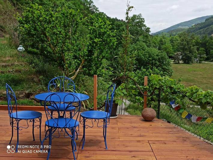Gîte pour 2 personnes, avec Terrasse ainsi que Jardin et Vue à Lamastre