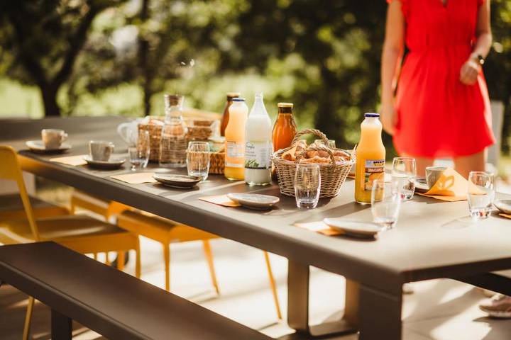 Location de vacances pour 14 personnes, avec jardin et bassin pour enfant ainsi que piscine et vue à Plombières - 4