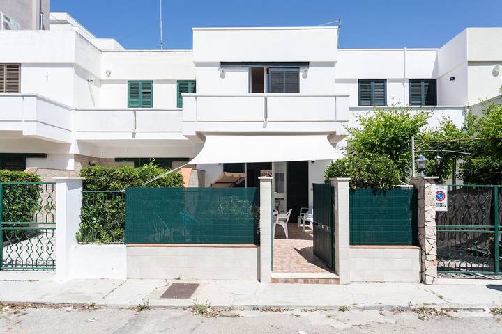 Location de vacances pour 6 personnes, avec jardin et terrasse, animaux acceptés à Baia Verde - 2