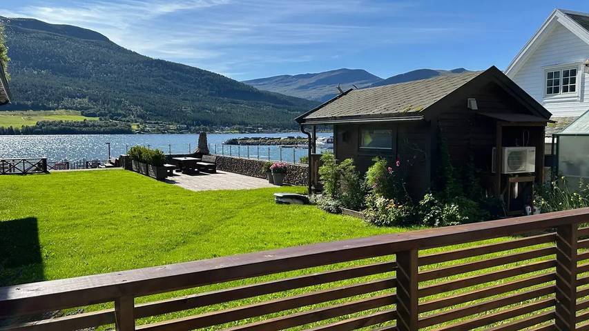 Ferienwohnung für 5 Personen, mit Terrasse in Eidsvåg