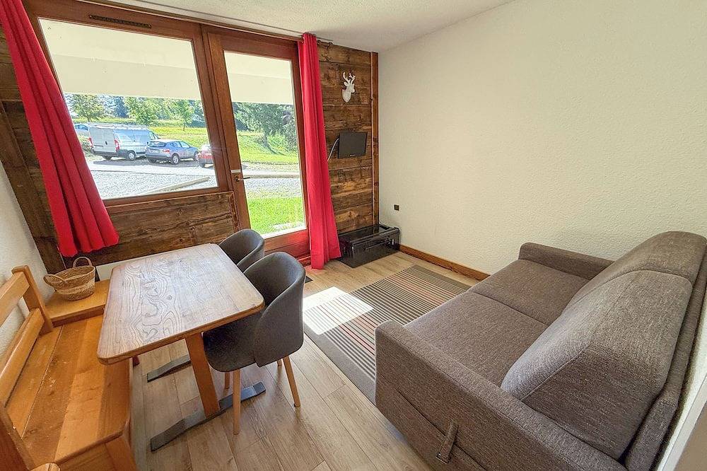 Geheel appartement, ⛰🌱 Cozy Studio in Praz-de-Lys – Mont Blanc View and Private Pool 🌞 in Praz de Lys, Taninges
