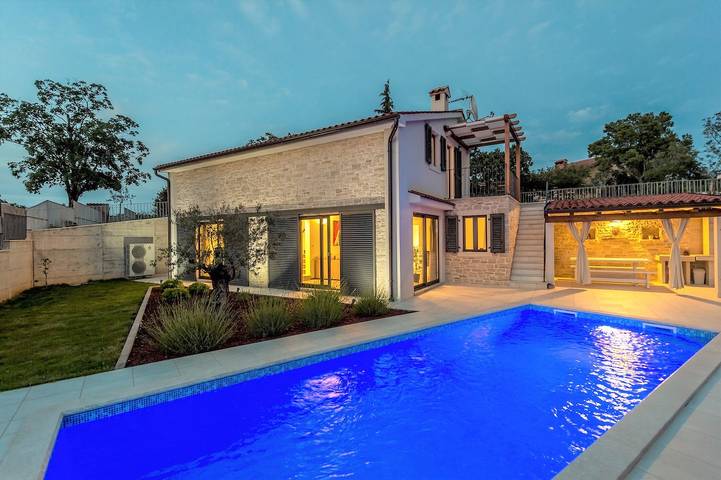 Moderne Villa Sol Anima mit privatem Pool in Jakovici, Zentralistrien