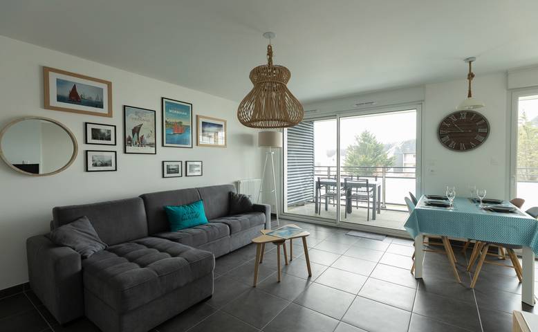 Ferienwohnung für 4 Personen, mit Balkon und Pool in Arzon