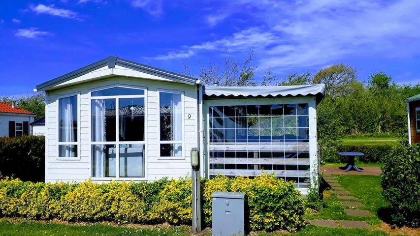 Ferienhaus für 4 Personen, mit Terrasse und Garten sowie Pool