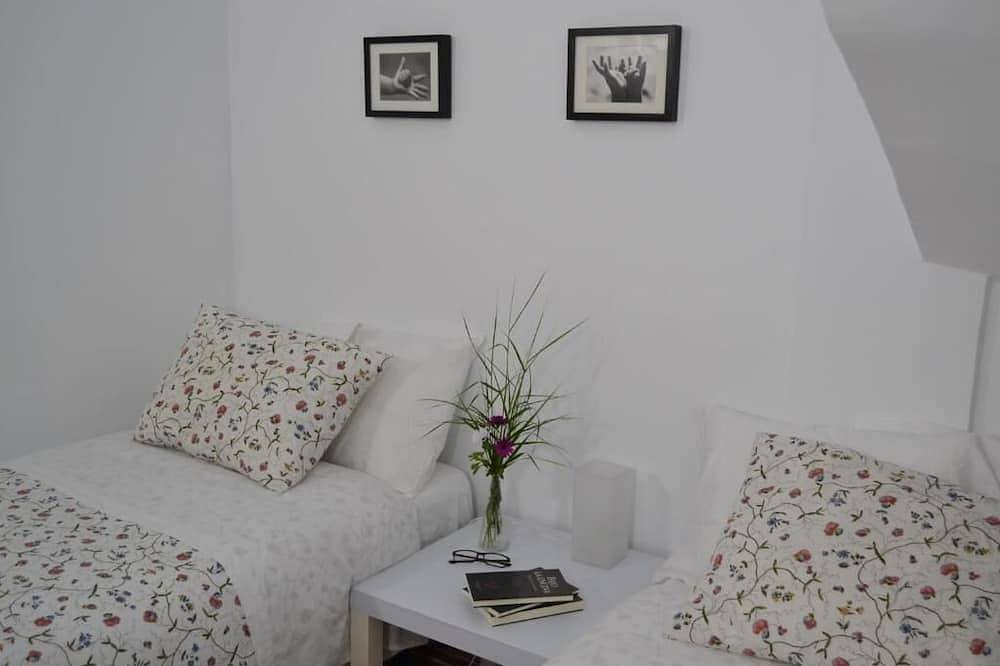 Apartamento entero, Apartamento con jardín a 5 min de ¡Granada y La Alhambra! in Entorno de Sierra Nevada, La Zubia