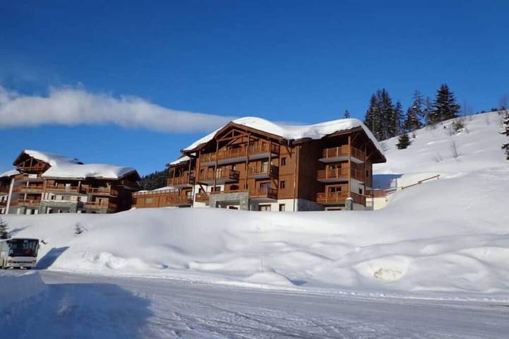 Appartement de vacances pour 6 personnes, avec piscine et jardin, animaux acceptés