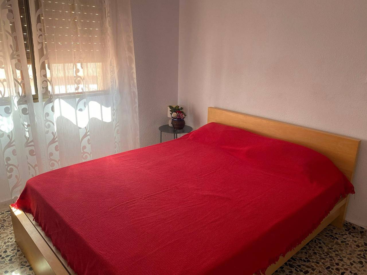 Apartamento vacacional entero, Centrico Atico Apt Sleeps 4 with Patio in Casco antiguo de Almuñécar, Almuñecar