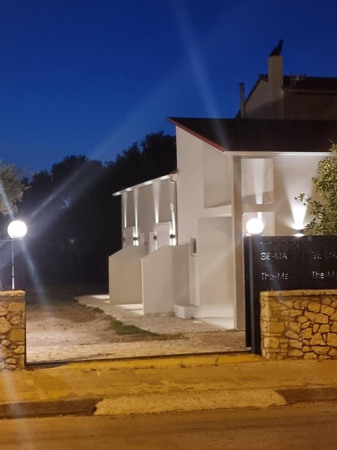 Ganzes Studio, Studio 'Small House Lefkada' mit Bergblick, Wlan und Klimaanlage in Apolpena, Lefkada Stadt