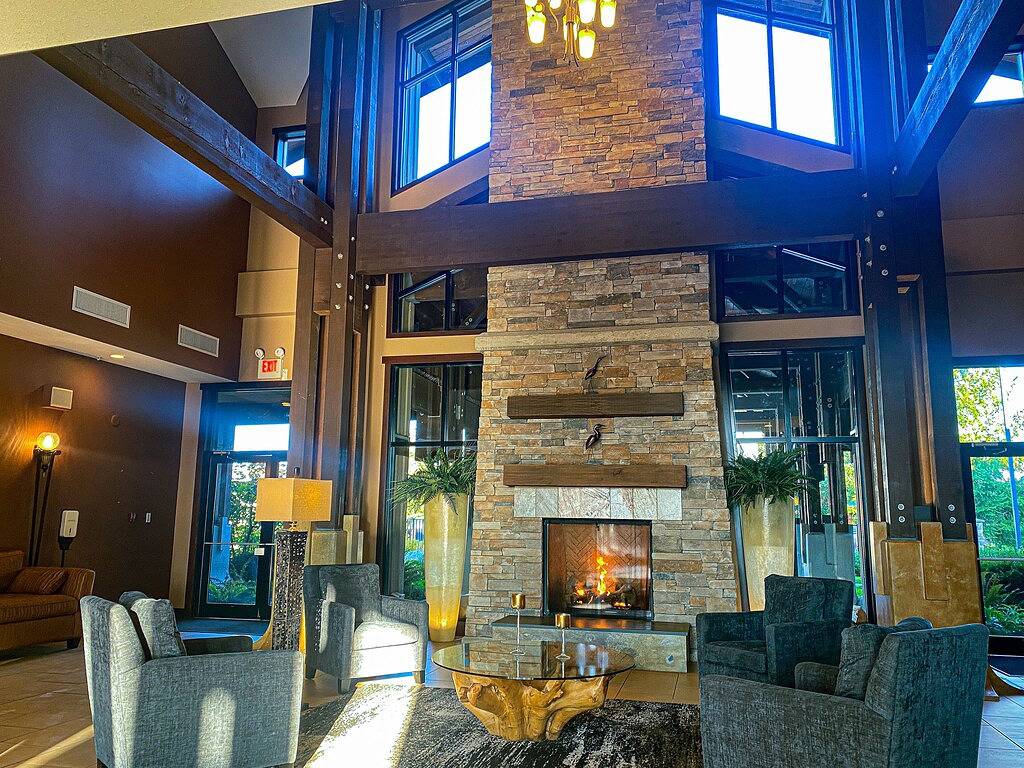 Ganze Wohnung, Spacious Family Condo Next to Resort Hot Tub! **Discount for 3+ Nights** in Parksville, Regional District of Nanaimo