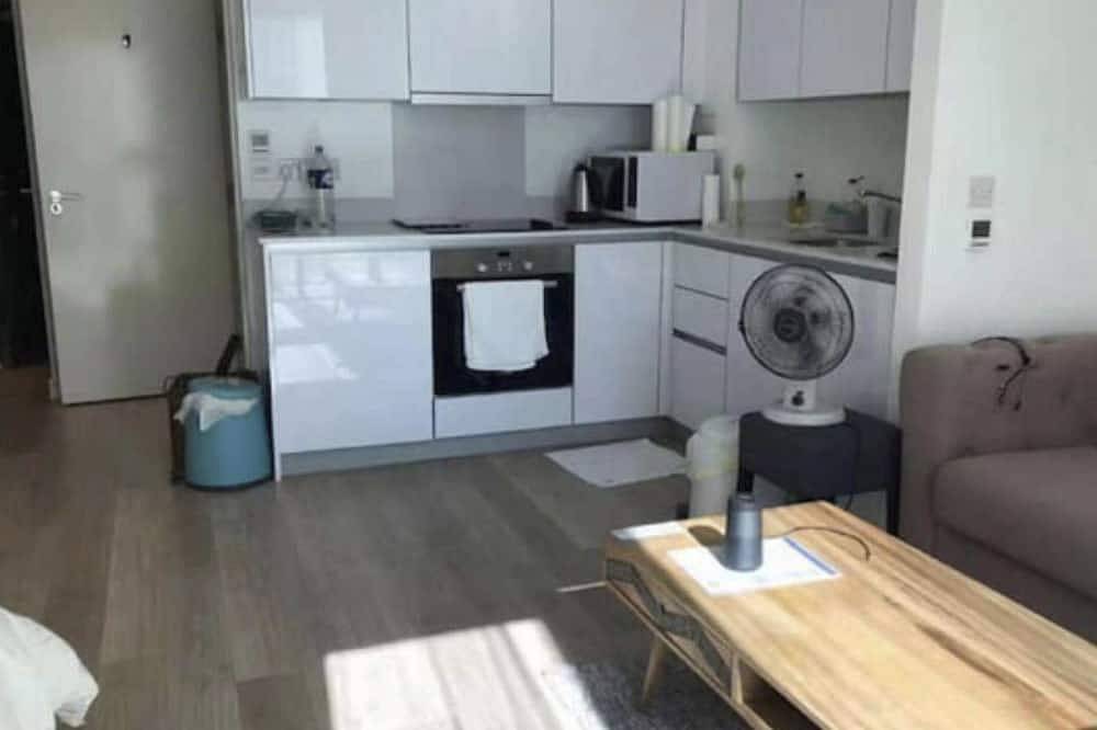 Entire apartment, Optical Luxury Cozy Clean 20mins to Central Londonstudio in Croydon, London