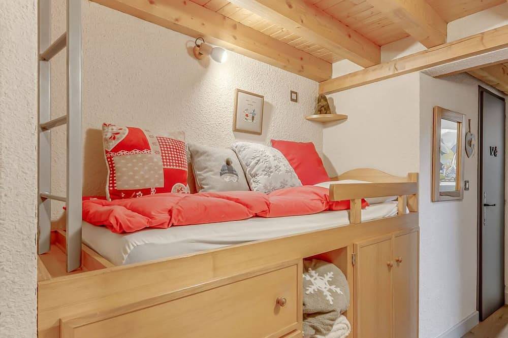 Ganze Wohnung, Helles 3-Zimmer-Apartment für 6 Pers. im Zentrum von Champagny-en-Vanoise in Champagny-en-Vanoise, Nationalpark Vanoise