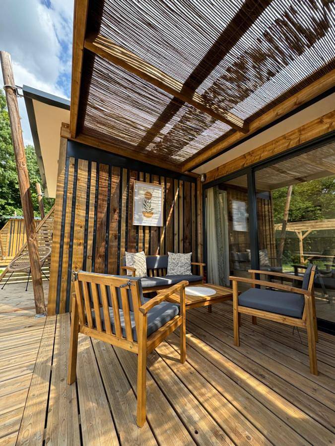 Location de vacances pour 4 personnes, avec Terrasse et Jardin ainsi que Piscine et Vue à Chisseaux - 2