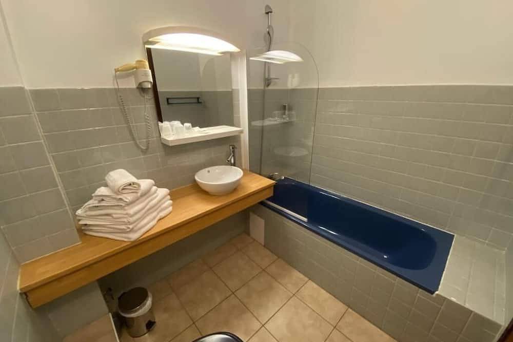 Entire apartment, Apartment Porto-Ota, an exceptional village between sea and mountains in Porto (Corsica), Ota