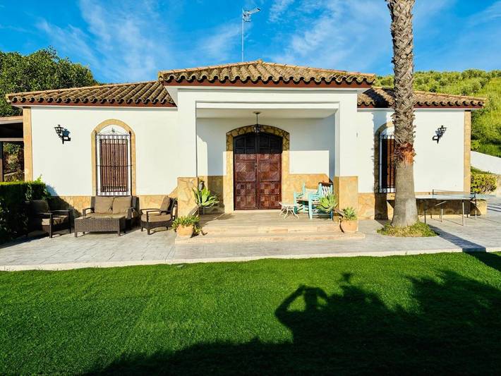 Casa rural para 12 personas, con jardín además de vistas y piscina, Se admiten mascotas en Prado del Rey - 3