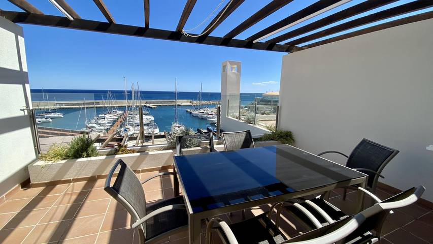 Location de vacances pour 8 personnes, avec Vue sur l’océan ainsi que Balcon et Terrasse à Calafat