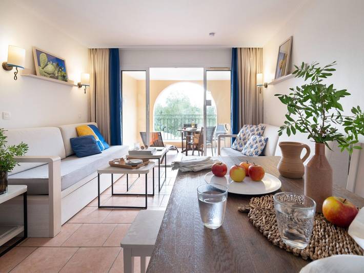 Gîte pour 4 personnes, avec balcon/terrasse et piscine dans Plage de la Garonnette - 4