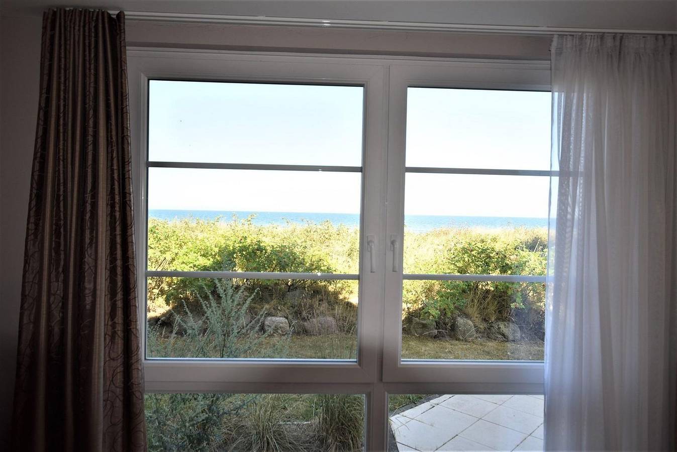 Ganze Wohnung, Große moderne Ferienwohnung direkt am weißen Sandstrand von Hohwacht. in Hohwacht Strand, Hohwacht