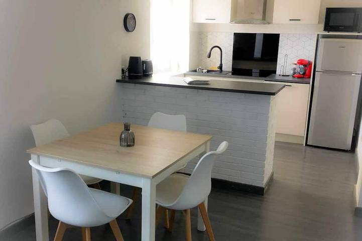 Gîte pour 6 personnes, avec Terrasse et Jardin à Saint-Germain-Lespinasse