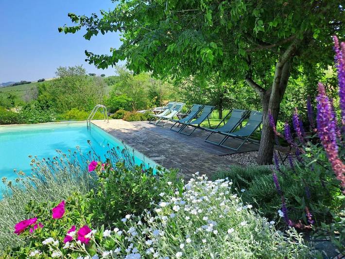 Casa vacanza per 12 persone, con Terrazza e Giardino nonché Piscina e Panorama a Appignano