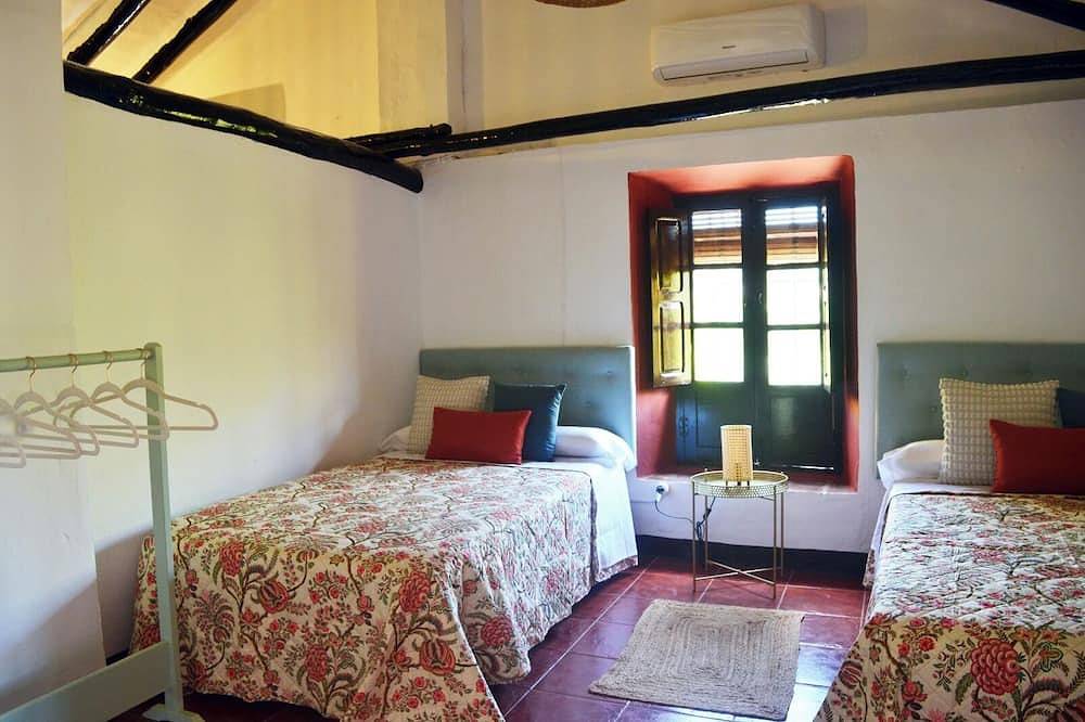 Cortijo La Cañada, a charming place to enjoy with family and friends.  in Rute, Sierras Subbéticas