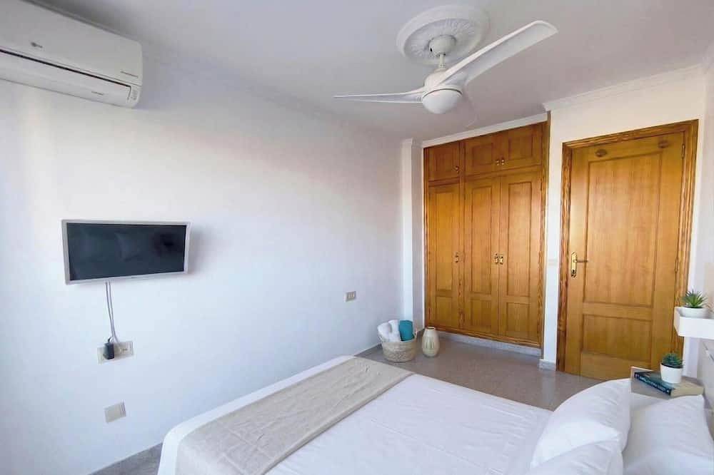 Sunrise overlooking the sea: townhouse with terraces, views and swimming pool in Puçol, Costa de Valencia