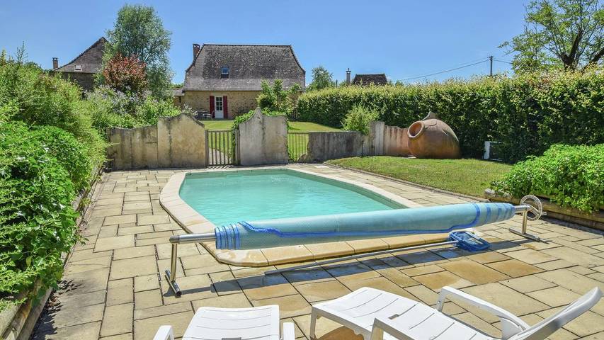 Maison de vacances pour 6 personnes, avec terrasse ainsi que jardin et piscine, animaux acceptés