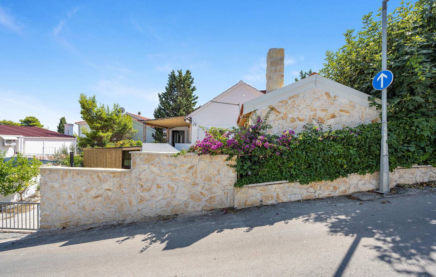 Entire holiday apartment, Holiday apartment for 6 people with terrace in Rogoznica, Šibenik-Knin