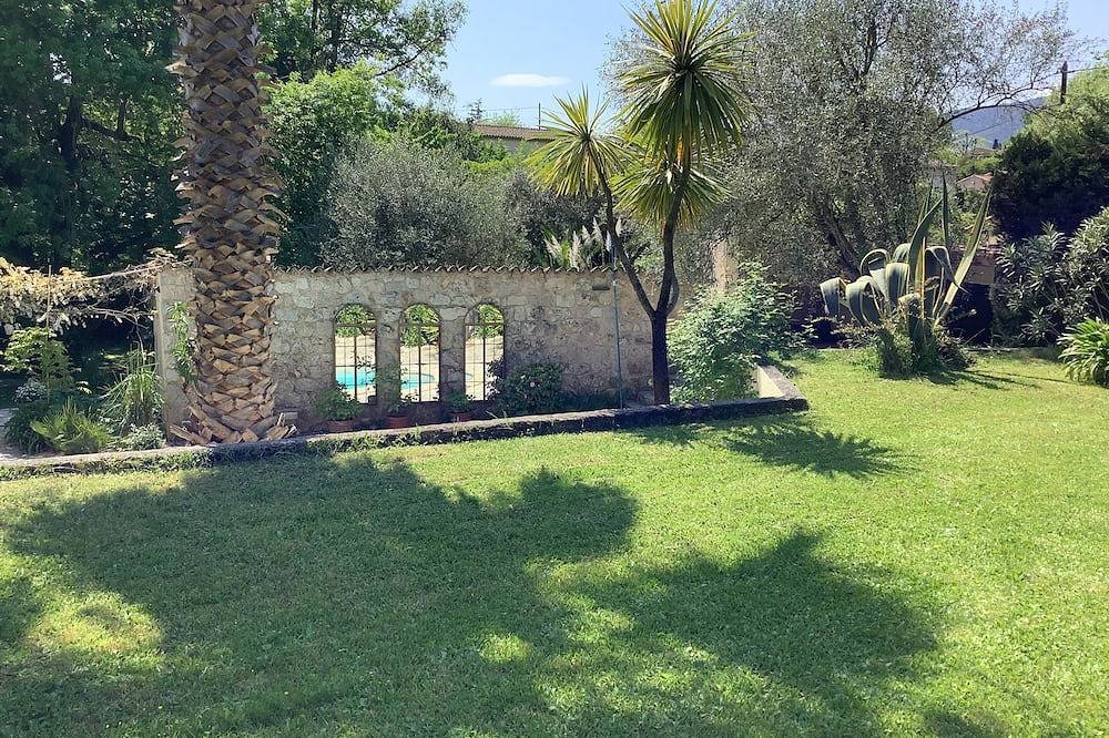 Sunny studio Cottage in private mature garden with pool, secure parking, in Vence, Mittelmeerküste (Frankreich)