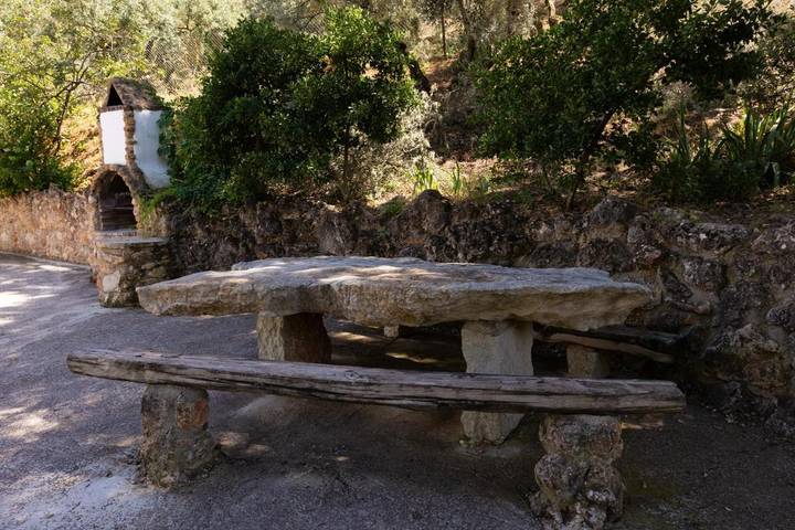 Casa rural para 8 personas, con piscina además de jardín y vistas, Se admiten mascotas en Rute - 2